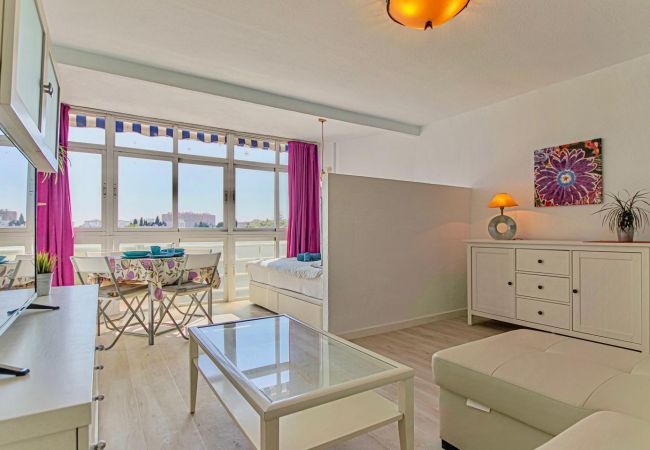 Estudio en Benalmádena - MARKUS - Moderno, céntrico y espacioso estudio