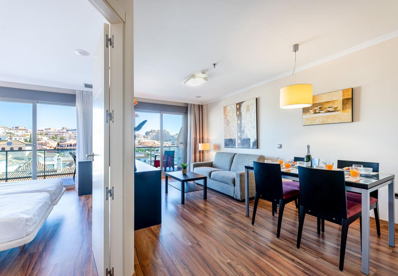 Apartamento en Benalmádena - PAQUI- Moderno apartamento con terraza