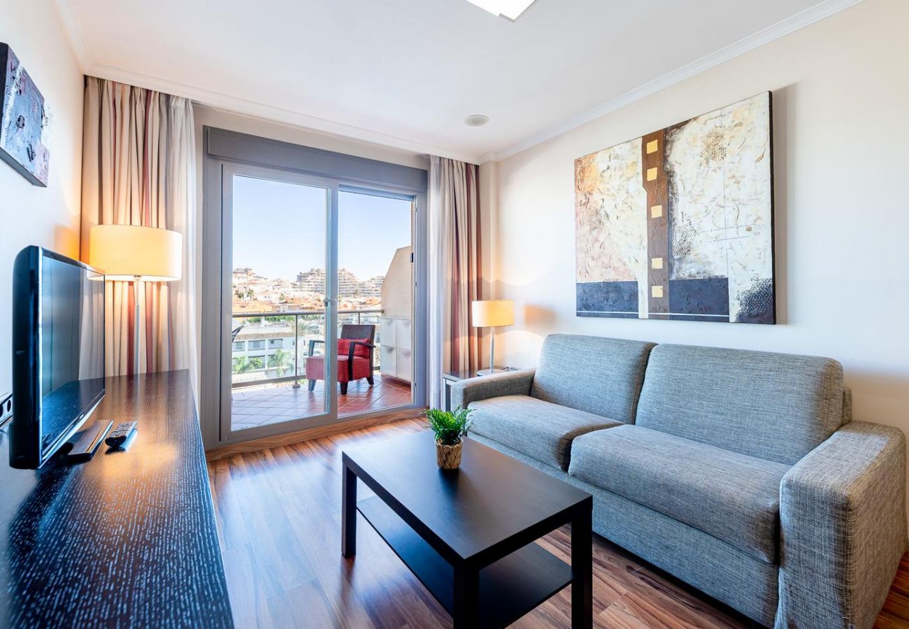 Apartamento en Benalmádena - PAQUI- Moderno apartamento con terraza