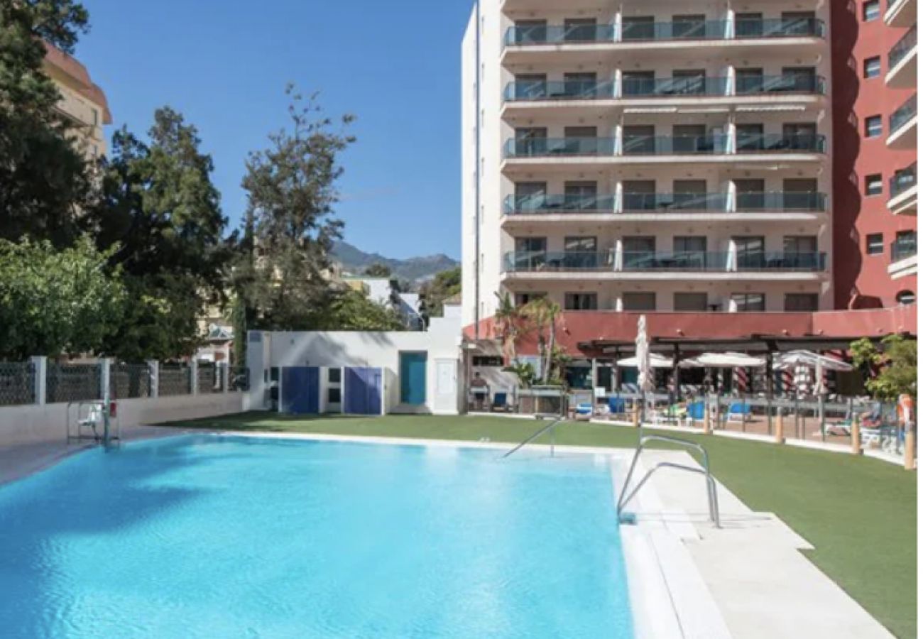 Apartamento en Benalmádena - PAQUI- Moderno apartamento con terraza