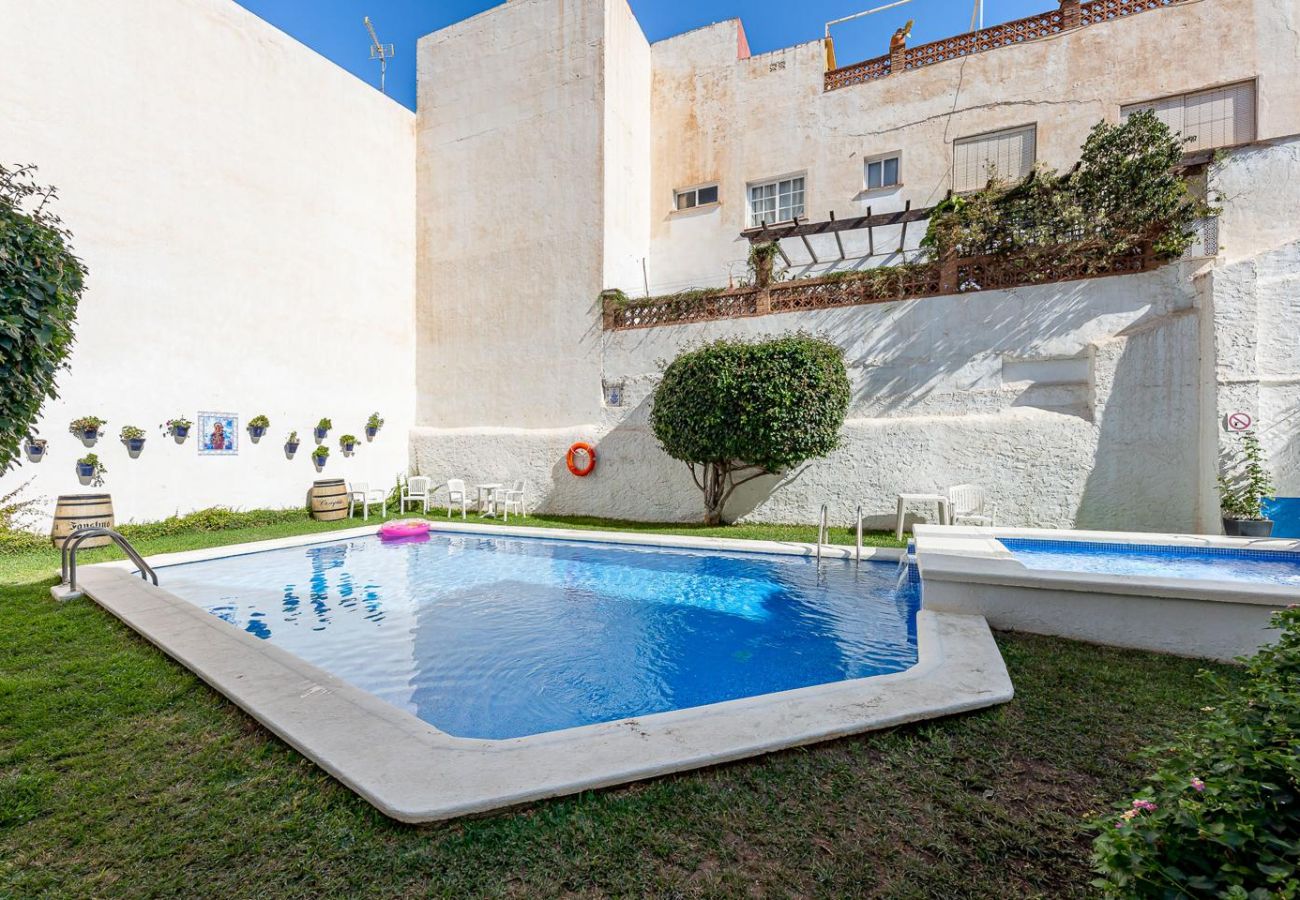Apartamento en Torremolinos - PEPE 2 - Piso en la Carihuela con piscina