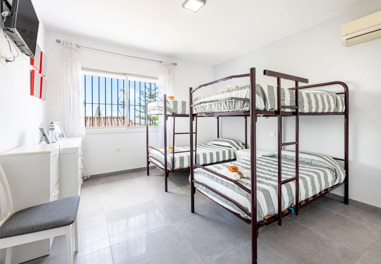 Apartamento en Benalmádena - Rogelio · Villa con piscina privada y barbacoa