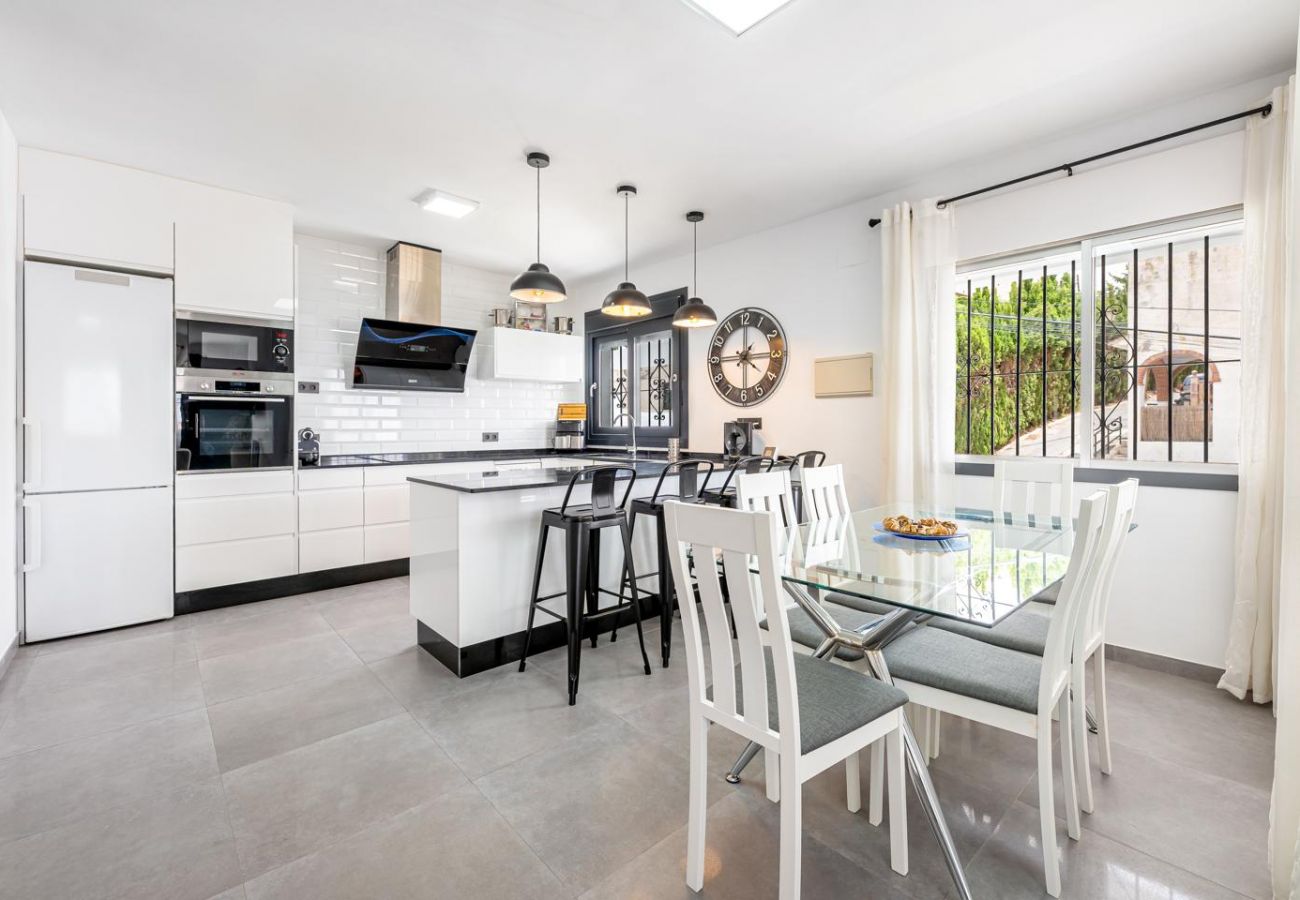 Apartamento en Benalmádena - Rogelio · Villa con piscina privada y barbacoa