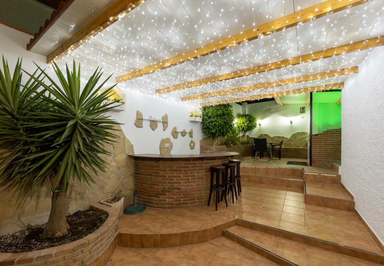 Apartamento en Benalmádena - Rogelio · Villa con piscina privada y barbacoa