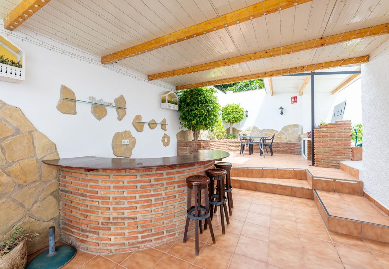 Apartamento en Benalmádena - Rogelio · Villa con piscina privada y barbacoa