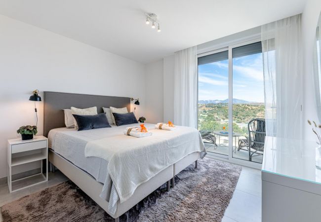 Apartamento en La Cala de Mijas - LAURA- Moderno piso con vistas al golf y mar
