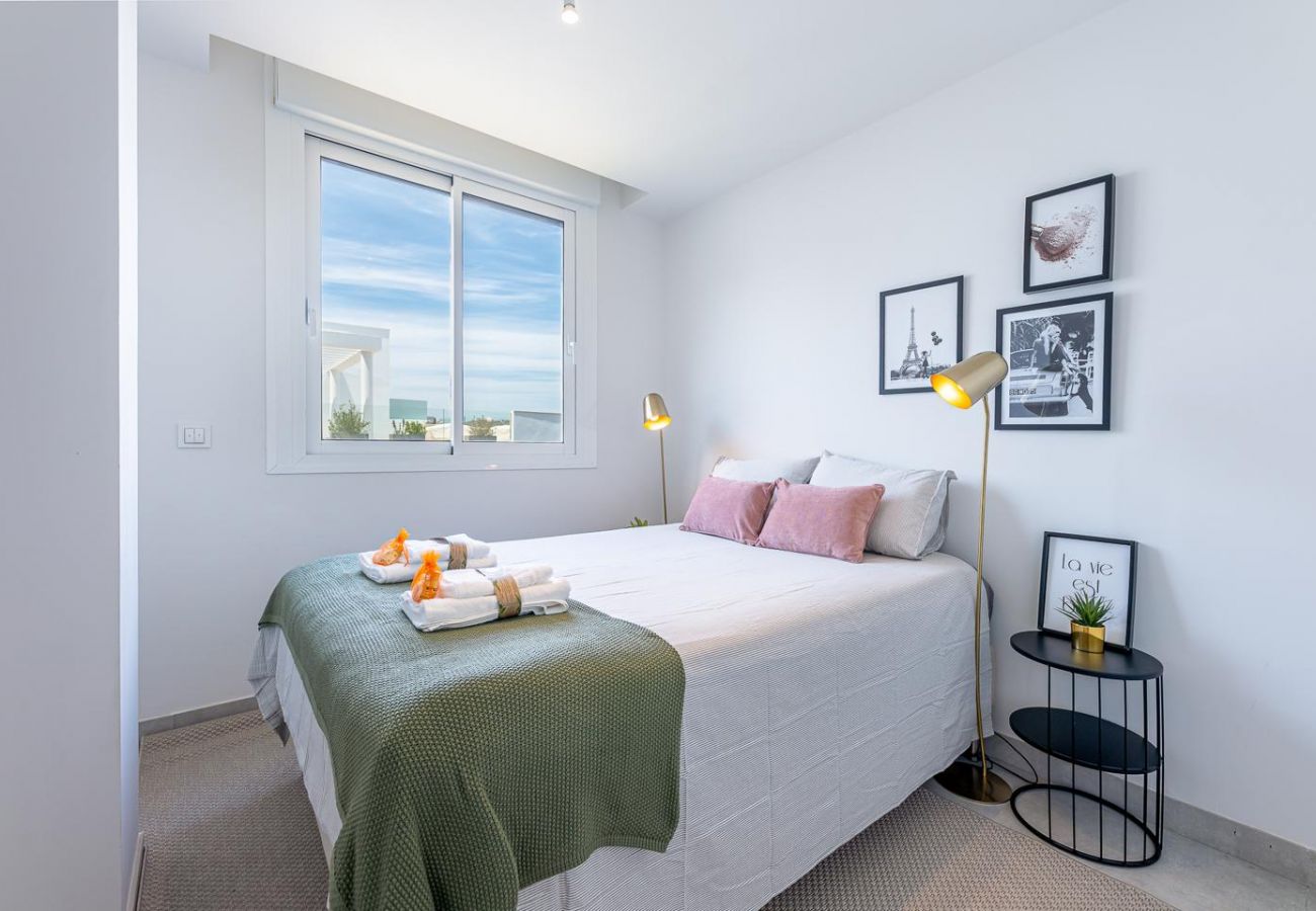 Apartamento en La Cala de Mijas - LAURA- Moderno piso con vistas al golf y mar