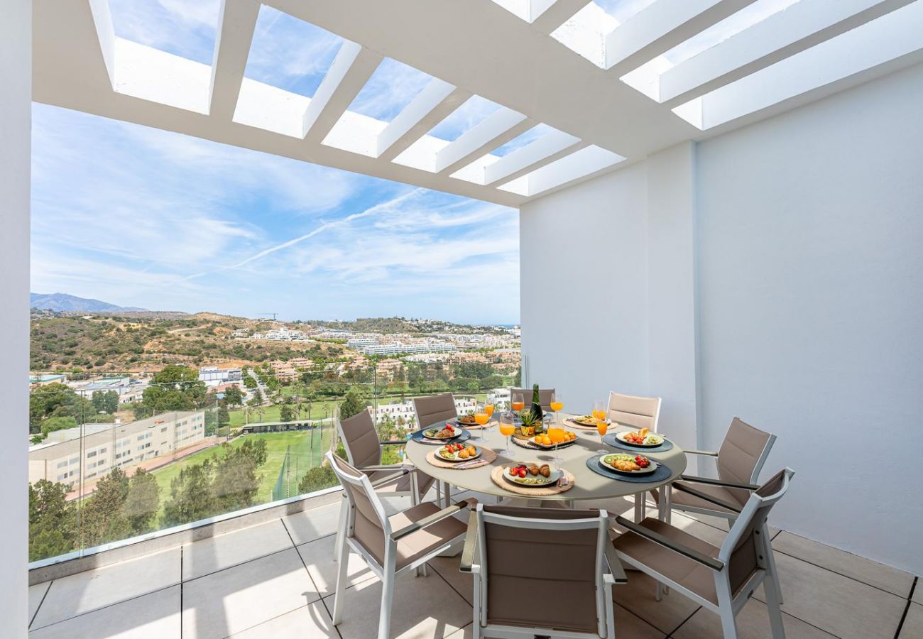 Apartamento en La Cala de Mijas - LAURA- Moderno piso con vistas al golf y mar