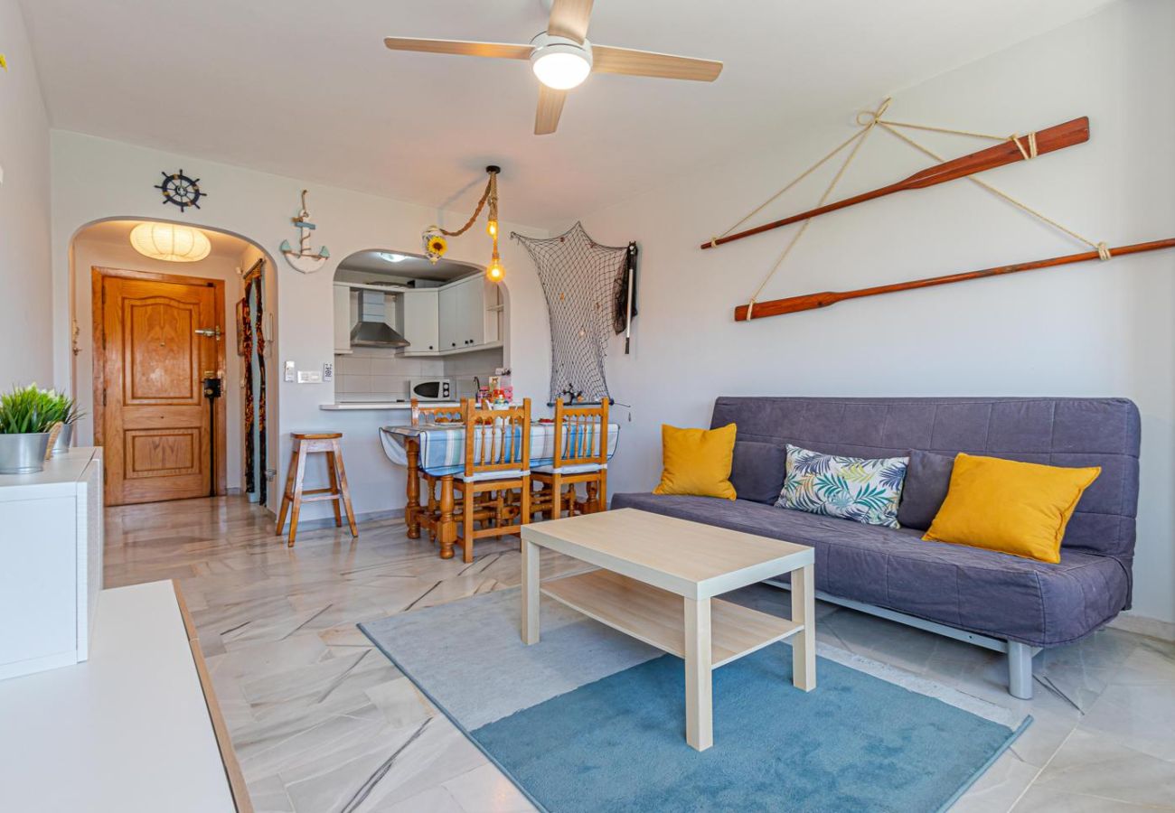 Apartamento en Benalmádena - DELFINO · luminoso piso para 4 en arroyo