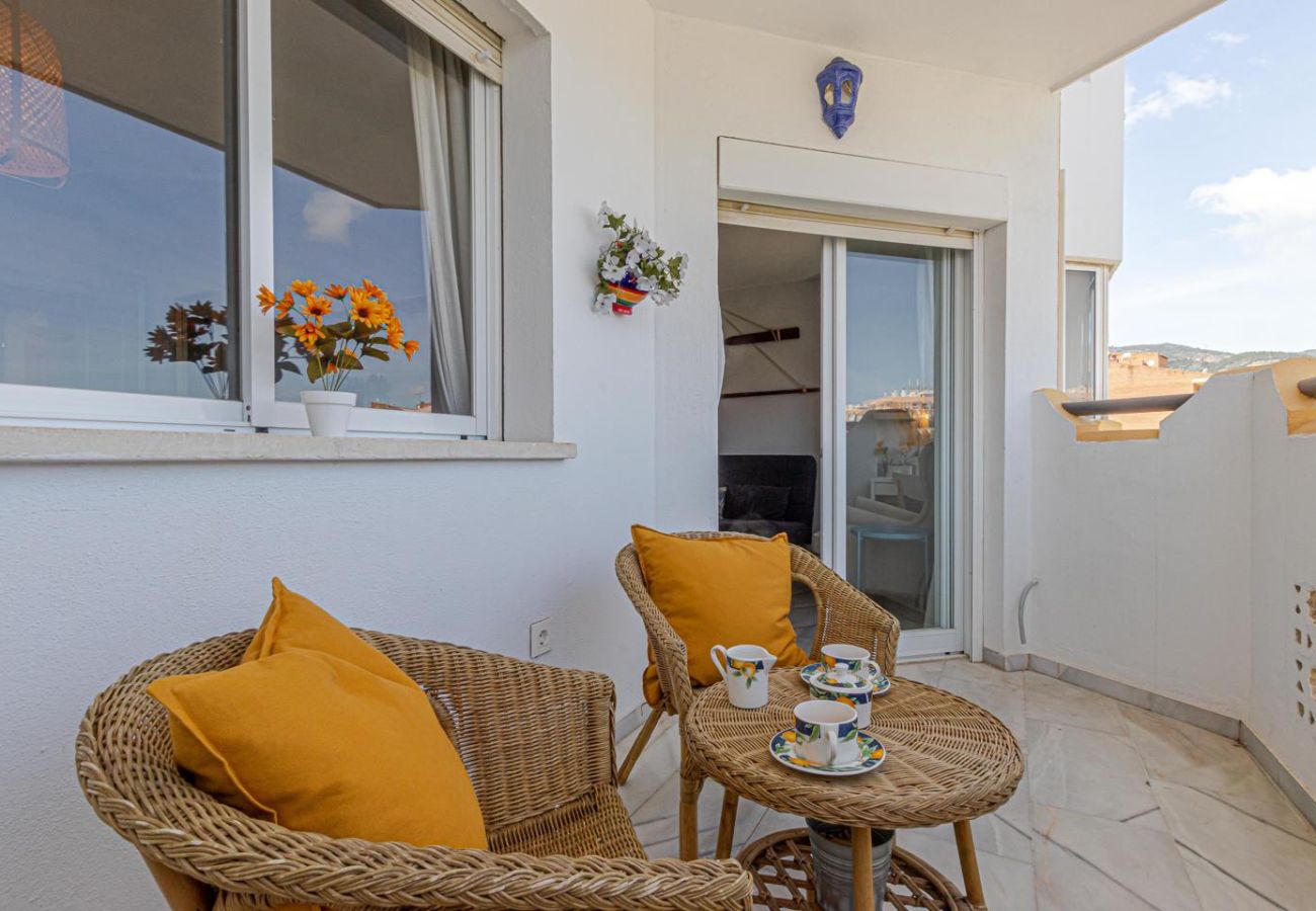 Apartamento en Benalmádena - DELFINO · luminoso piso para 4 en arroyo