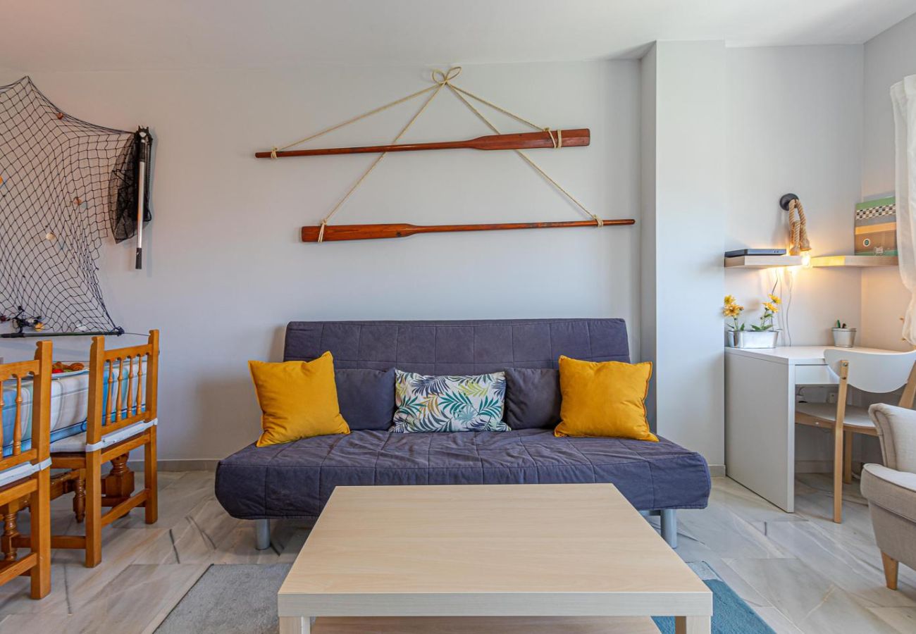 Apartamento en Benalmádena - DELFINO · luminoso piso para 4 en arroyo
