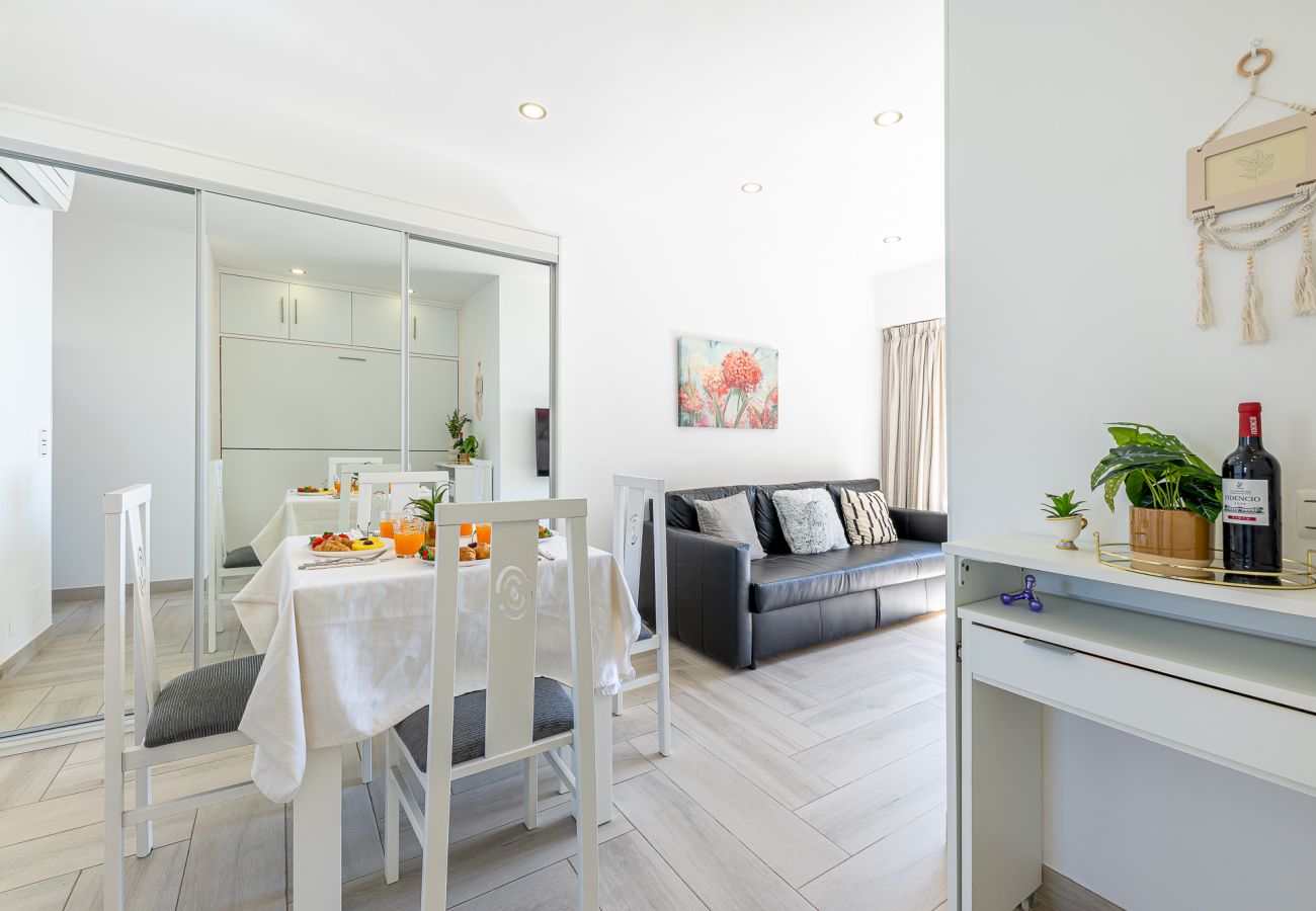 Estudio en Benalmádena - MANUEL ALOHA - renovado estudio