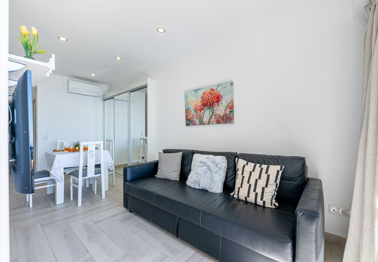 Estudio en Benalmádena - MANUEL ALOHA - renovado estudio