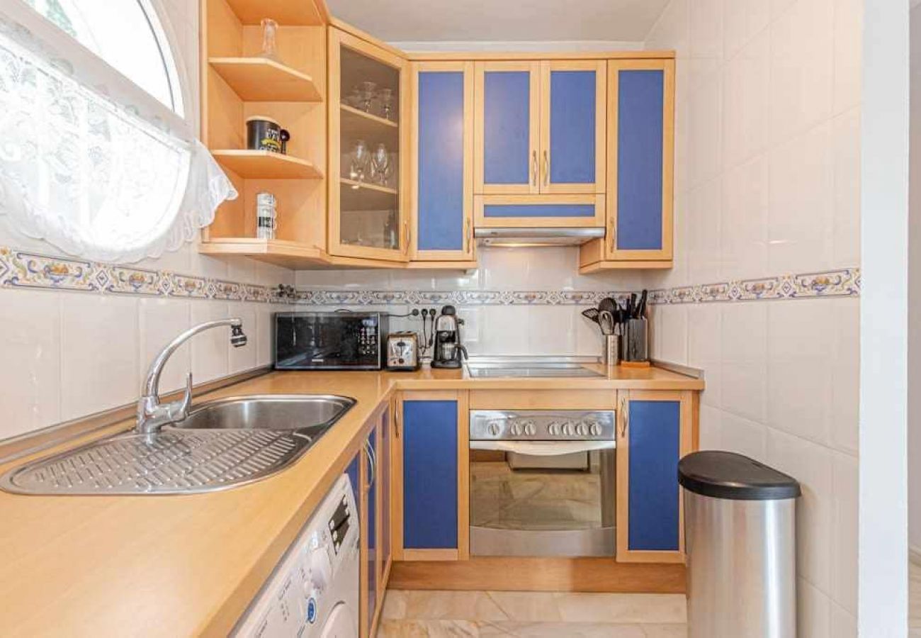 Apartamento en Benalmádena - Apartamento en Torremuelle con terraza y piscina 