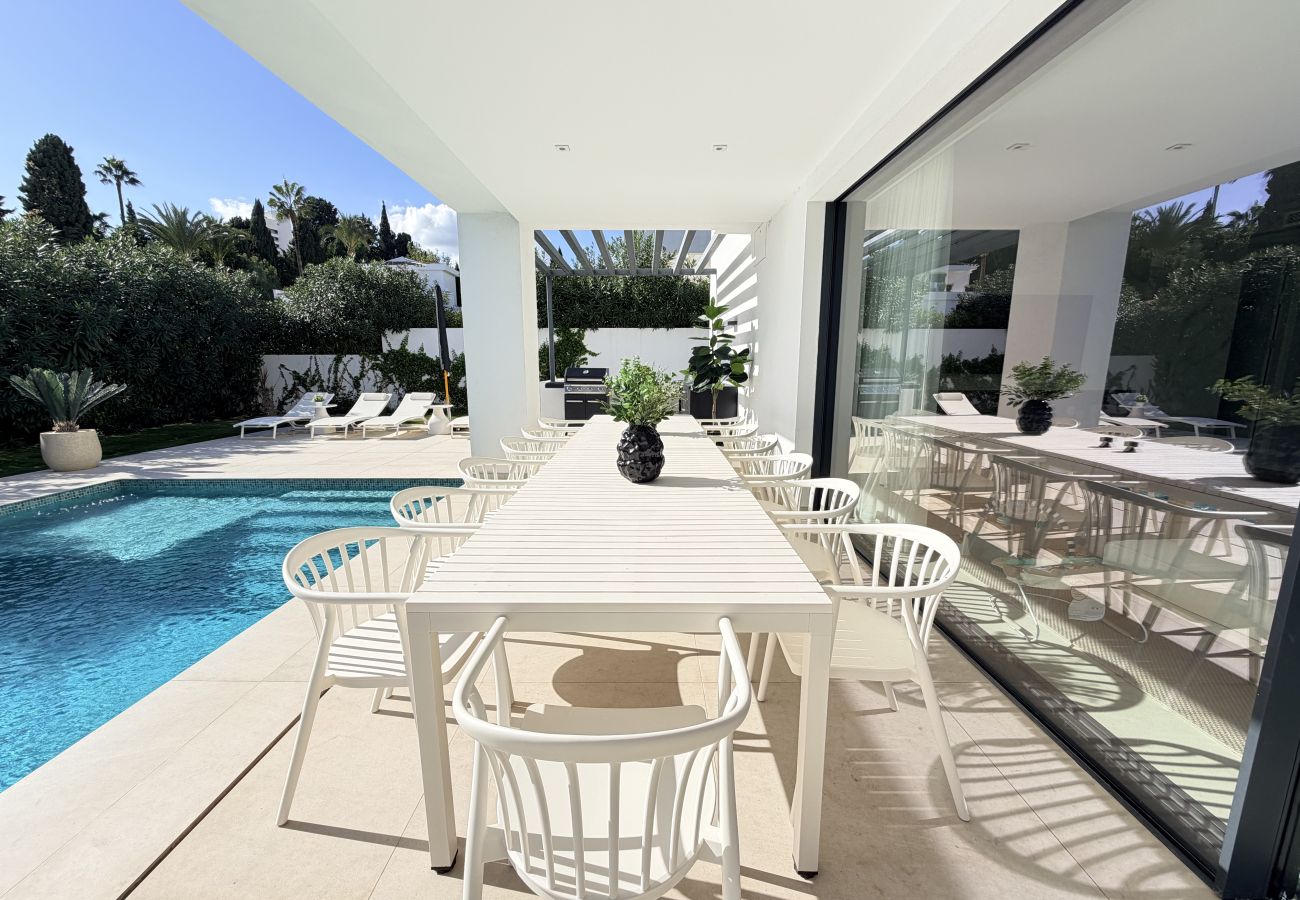 Villa en Benalmádena - Lujosa y moderna villa en Puerto marina. 