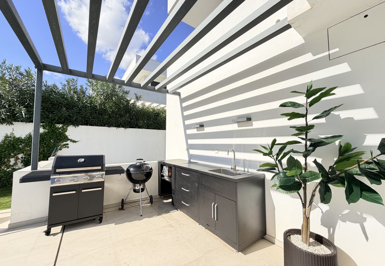 Villa en Benalmádena - Lujosa y moderna villa en Puerto marina. 