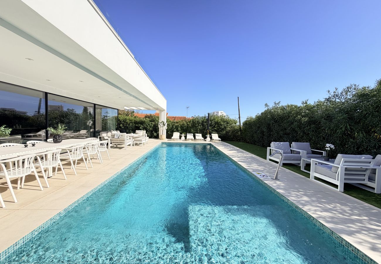 Villa en Benalmádena - Lujosa y moderna villa en Puerto marina. 