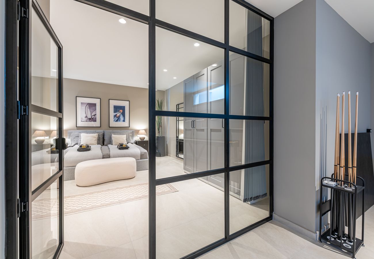 Villa en Benalmádena - Lujosa y moderna villa en Puerto marina. 