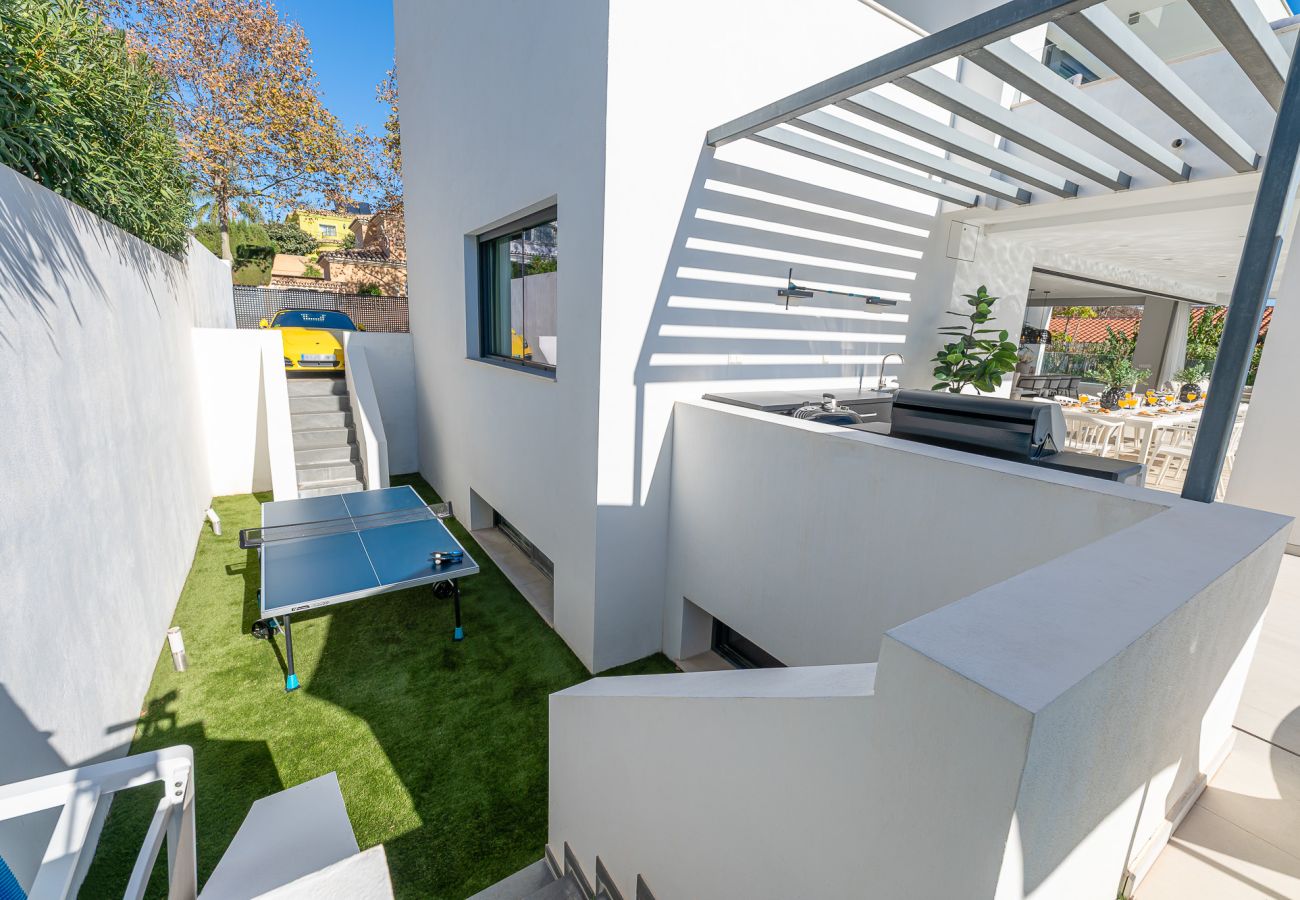 Villa en Benalmádena - Lujosa y moderna villa en Puerto marina. 