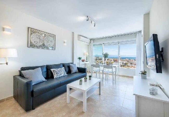 Apartamento en Benalmádena - Espectacular piso con vista al mar y al puerto. 