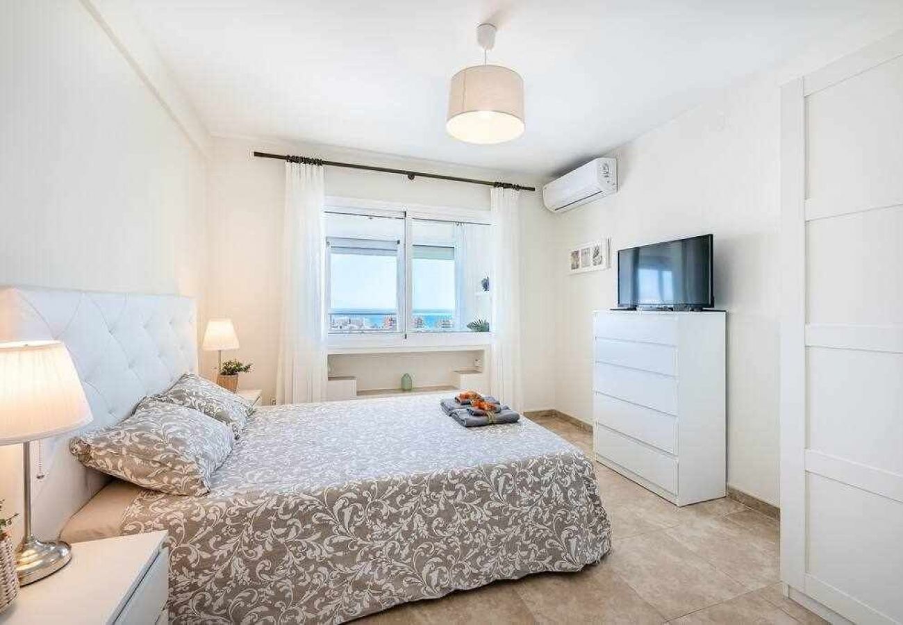 Apartamento en Benalmádena - Espectacular piso con vista al mar y al puerto. 