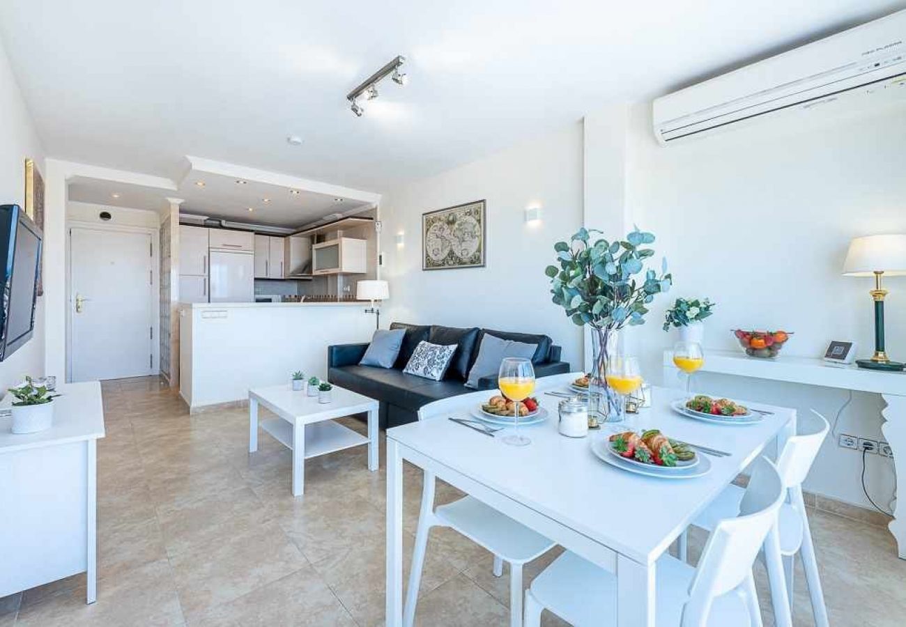 Apartamento en Benalmádena - Espectacular piso con vista al mar y al puerto. 