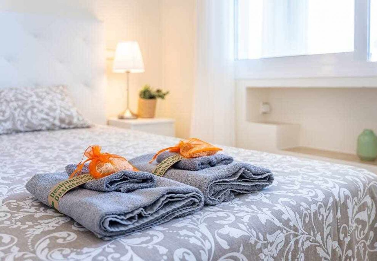 Apartamento en Benalmádena - Espectacular piso con vista al mar y al puerto. 