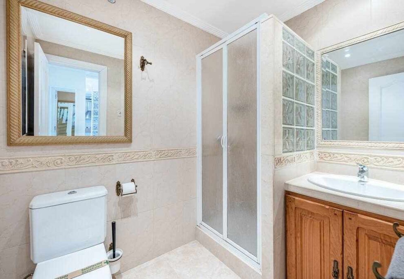 Apartamento en Benalmádena - Espectacular piso con vista al mar y al puerto. 