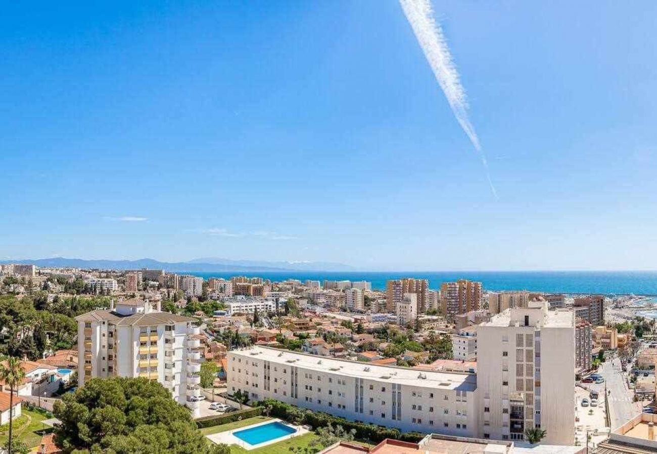 Apartamento en Benalmádena - Espectacular piso con vista al mar y al puerto. 