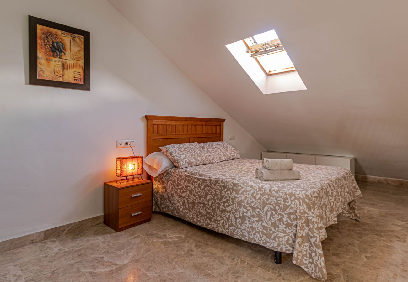 Apartamento en Torremolinos - Duplex para 7  Carihuela 1 min playa + parking 