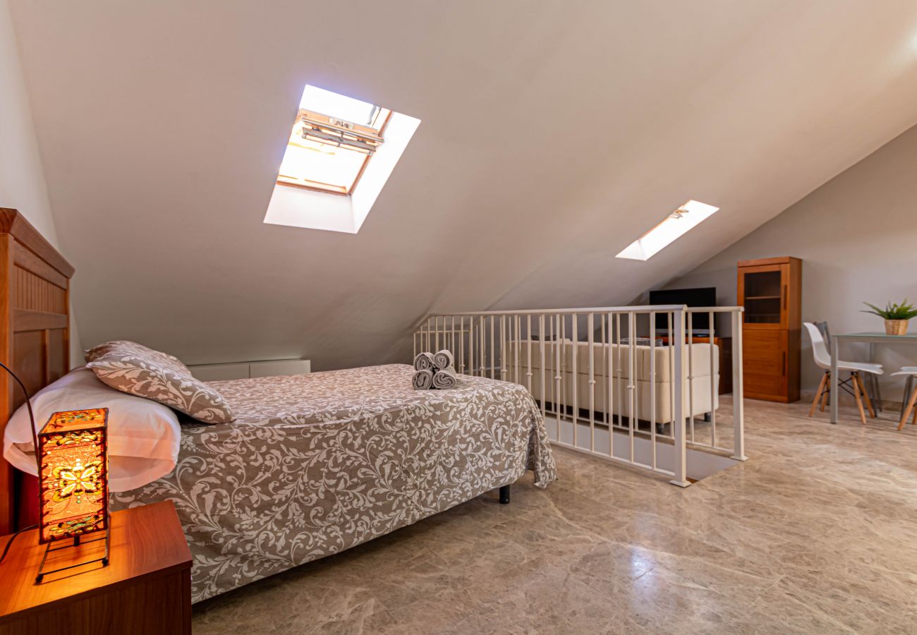 Apartamento en Torremolinos - Duplex para 7  Carihuela 1 min playa + parking 