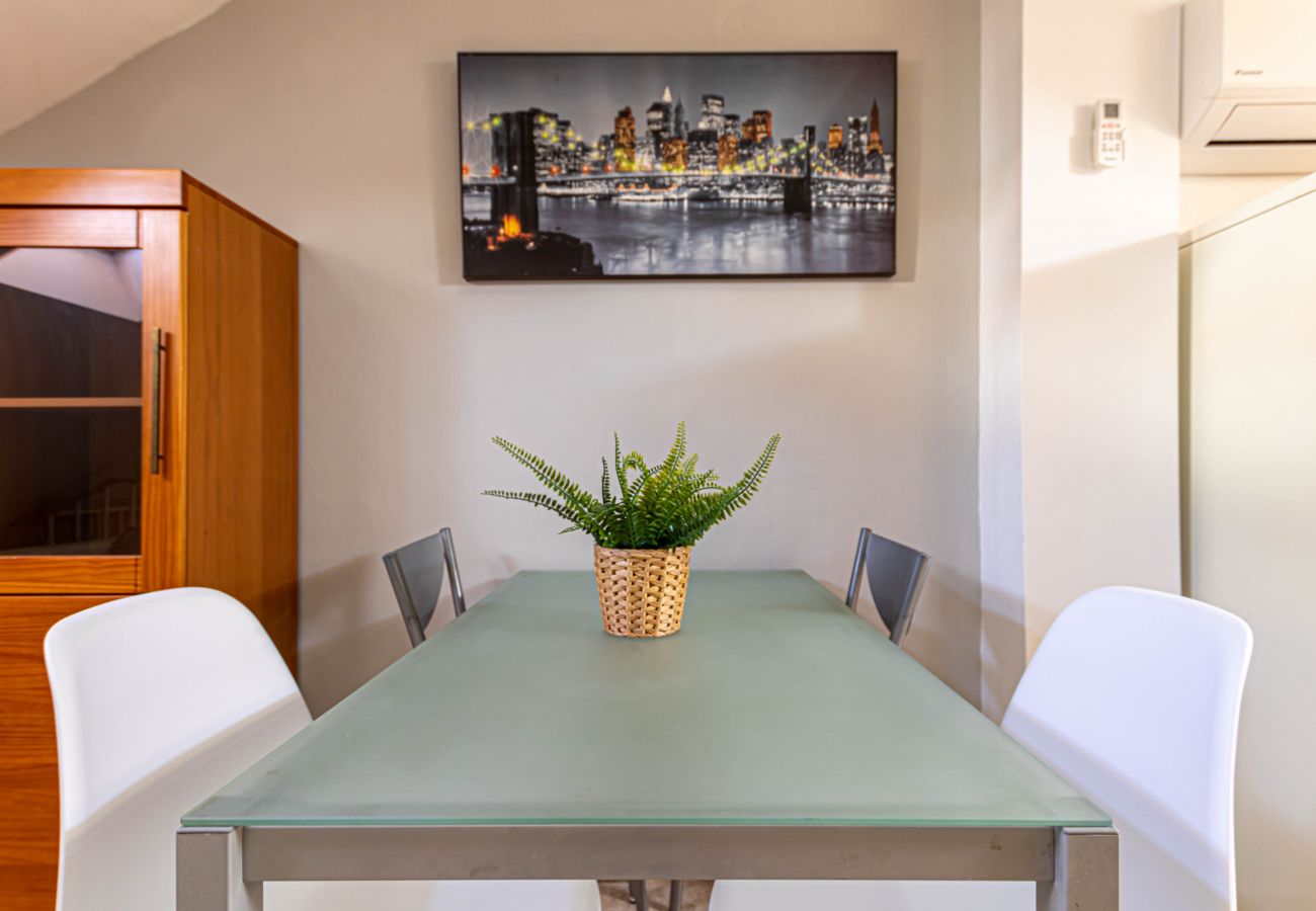 Apartamento en Torremolinos - Duplex para 7  Carihuela 1 min playa + parking 