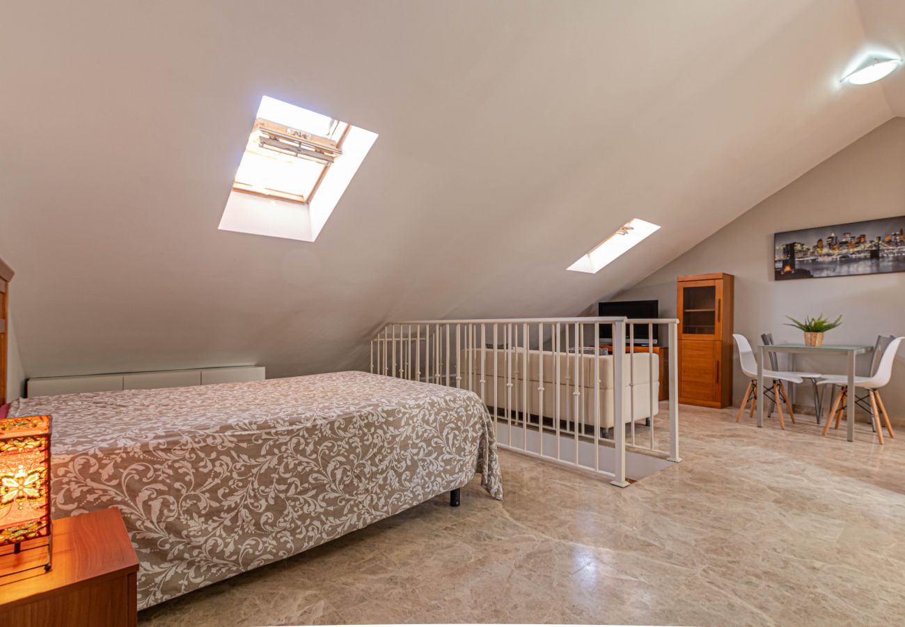Apartamento en Torremolinos - Duplex para 7  Carihuela 1 min playa + parking 