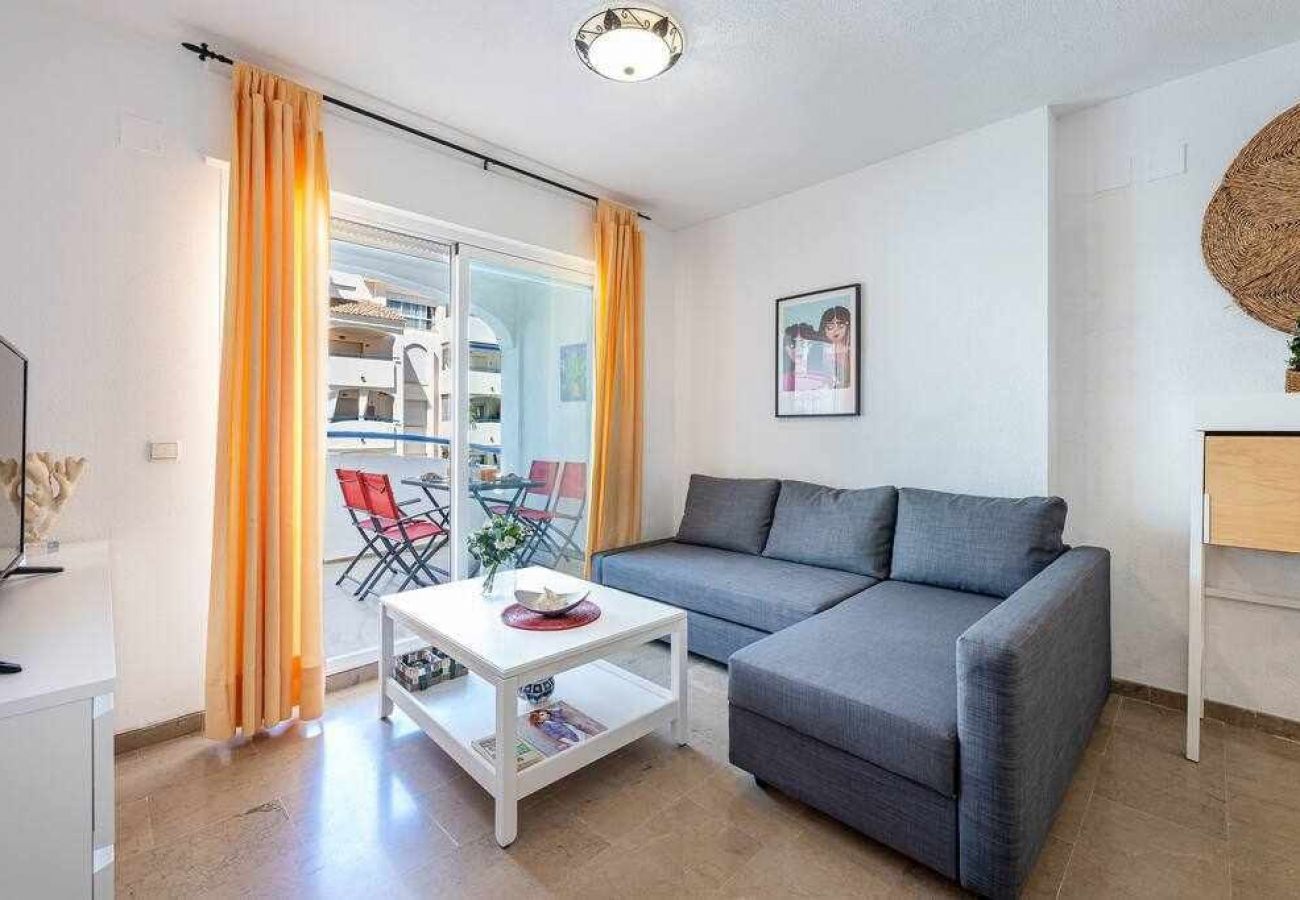 Apartamento en Benalmádena - Espacioso piso cerca de la playa y puerto marina 