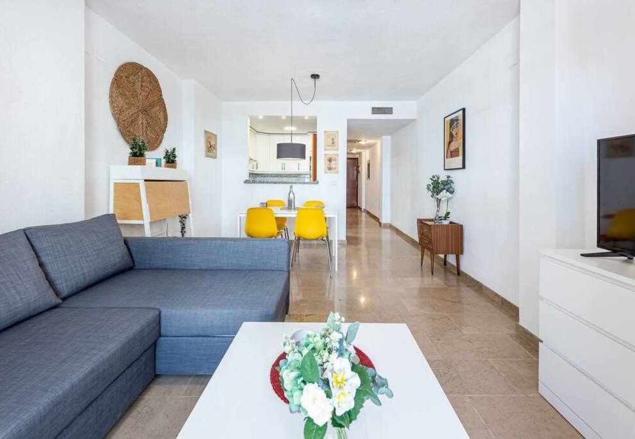 Apartamento en Benalmádena - Espacioso piso cerca de la playa y puerto marina 