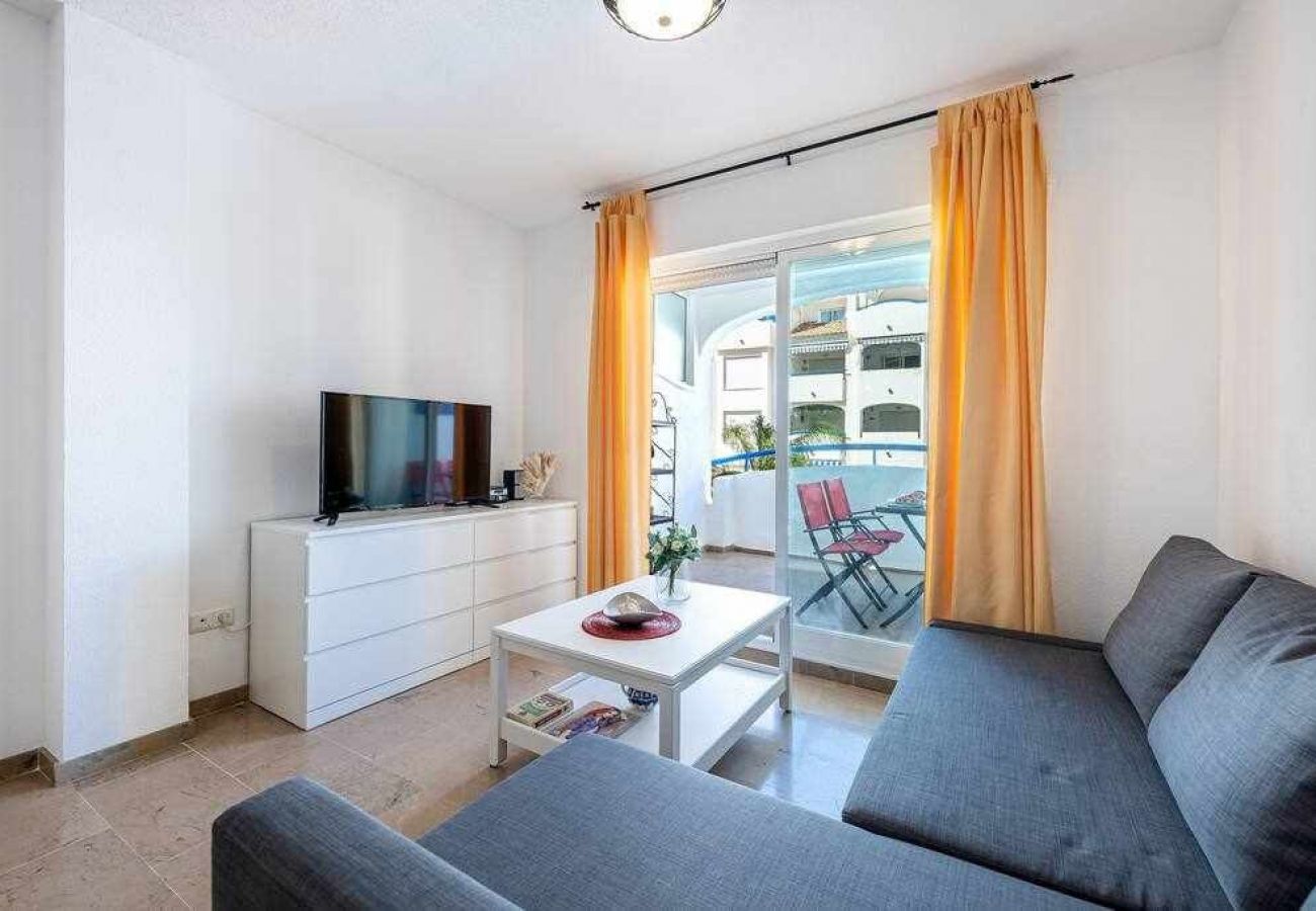 Apartamento en Benalmádena - Espacioso piso cerca de la playa y puerto marina 