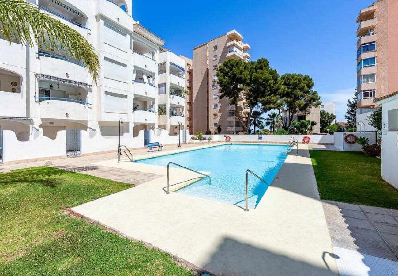 Apartamento en Benalmádena - Espacioso piso cerca de la playa y puerto marina 