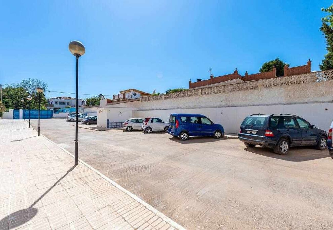 Apartamento en Benalmádena - Espacioso piso cerca de la playa y puerto marina 