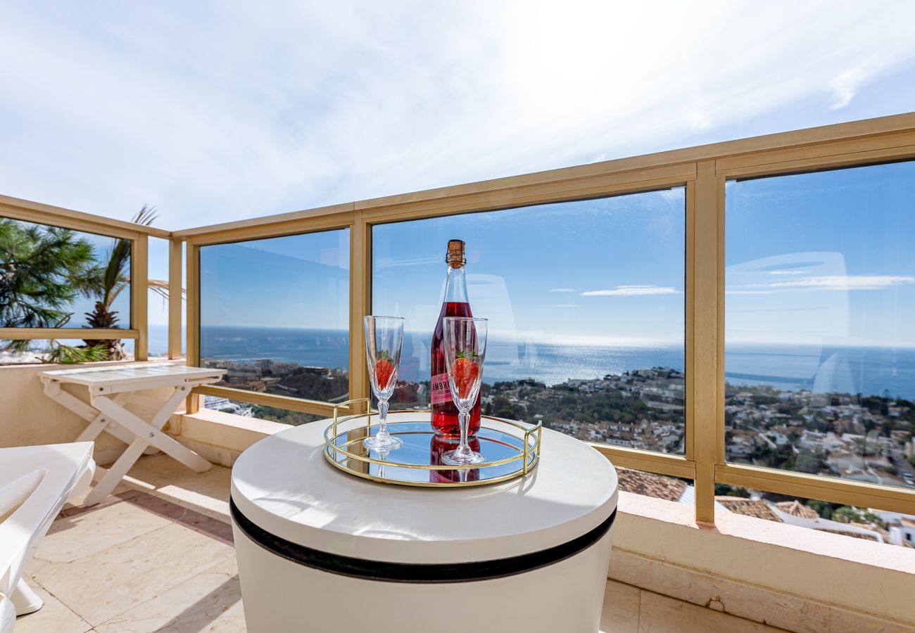 Apartamento en Benalmádena - APARTAMENTO PARA 6 CON VISTAS AL MAR Y PISCINA
