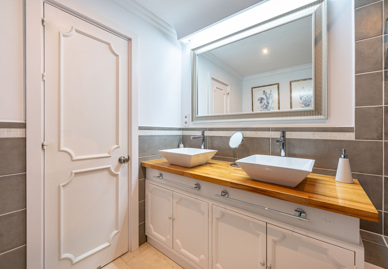Apartamento en Benalmádena - APARTAMENTO PARA 6 CON VISTAS AL MAR Y PISCINA