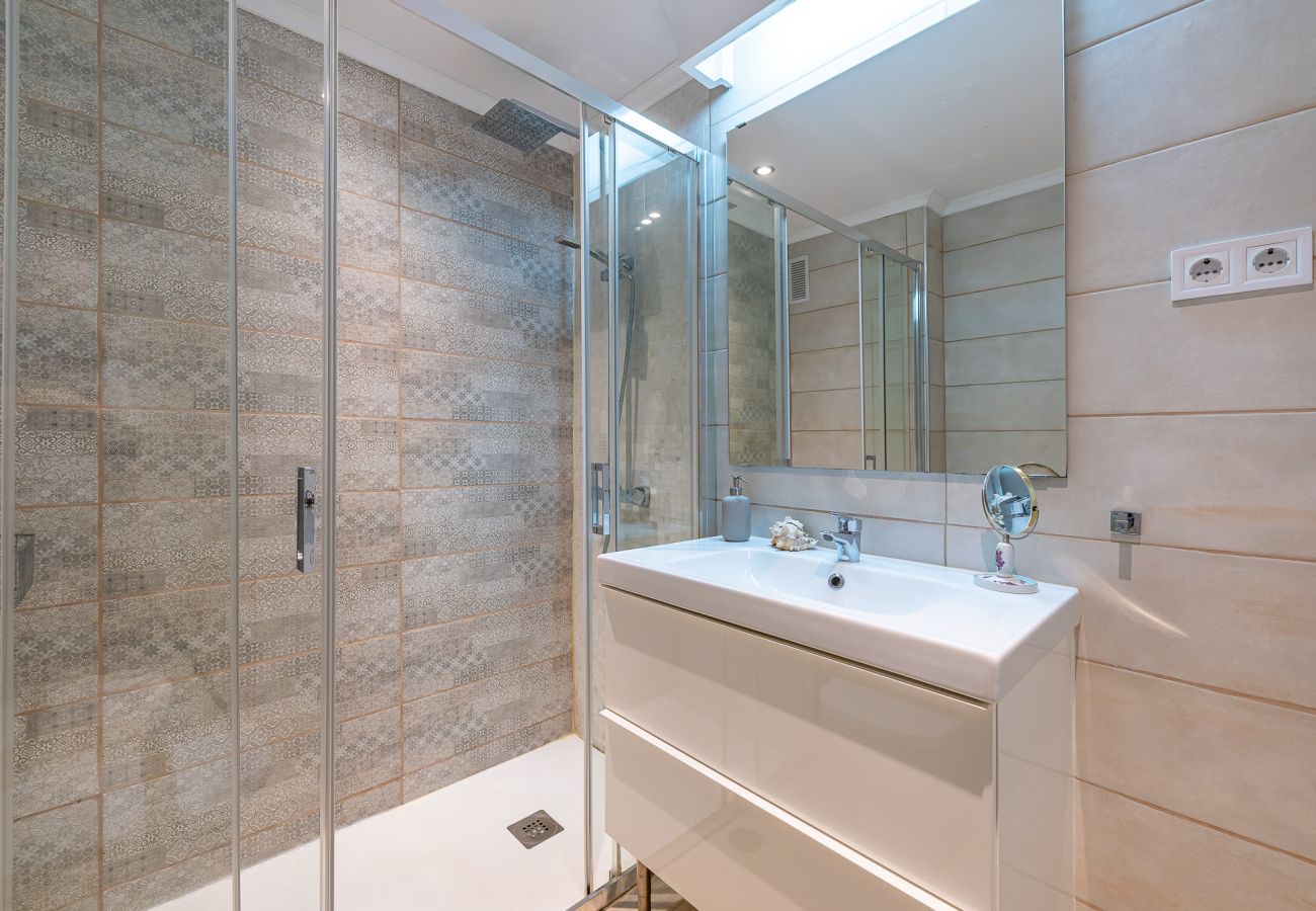 Apartamento en Benalmádena - APARTAMENTO PARA 6 CON VISTAS AL MAR Y PISCINA