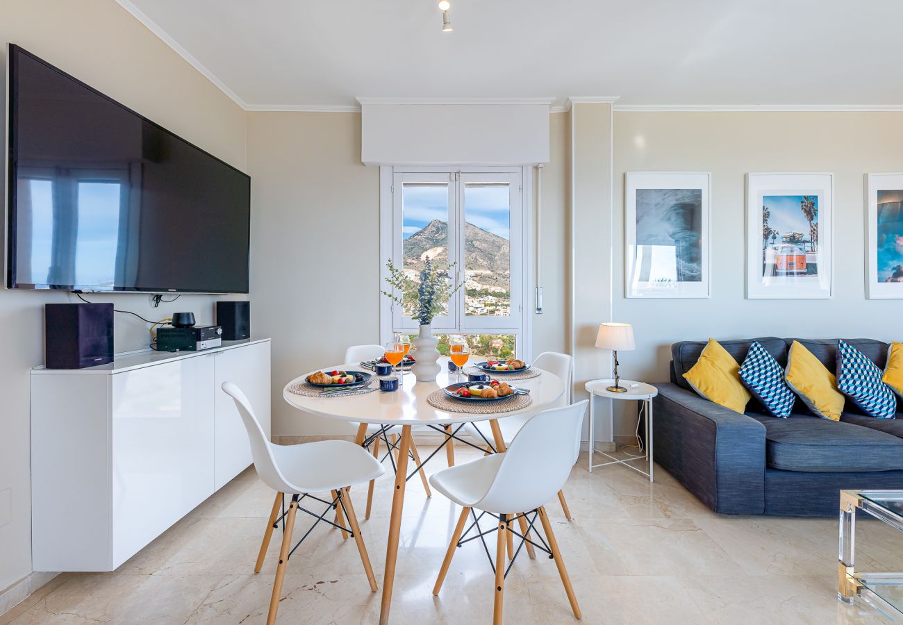 Apartamento en Benalmádena - APARTAMENTO PARA 6 CON VISTAS AL MAR Y PISCINA