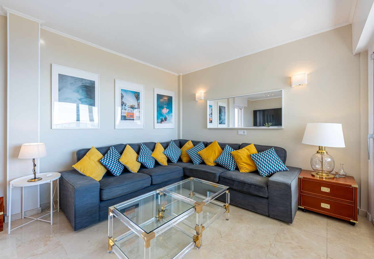 Apartamento en Benalmádena - APARTAMENTO PARA 6 CON VISTAS AL MAR Y PISCINA