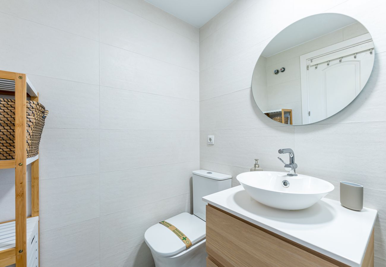 Apartamento en Benalmádena - Moderno piso para 4 cerca de la playa 