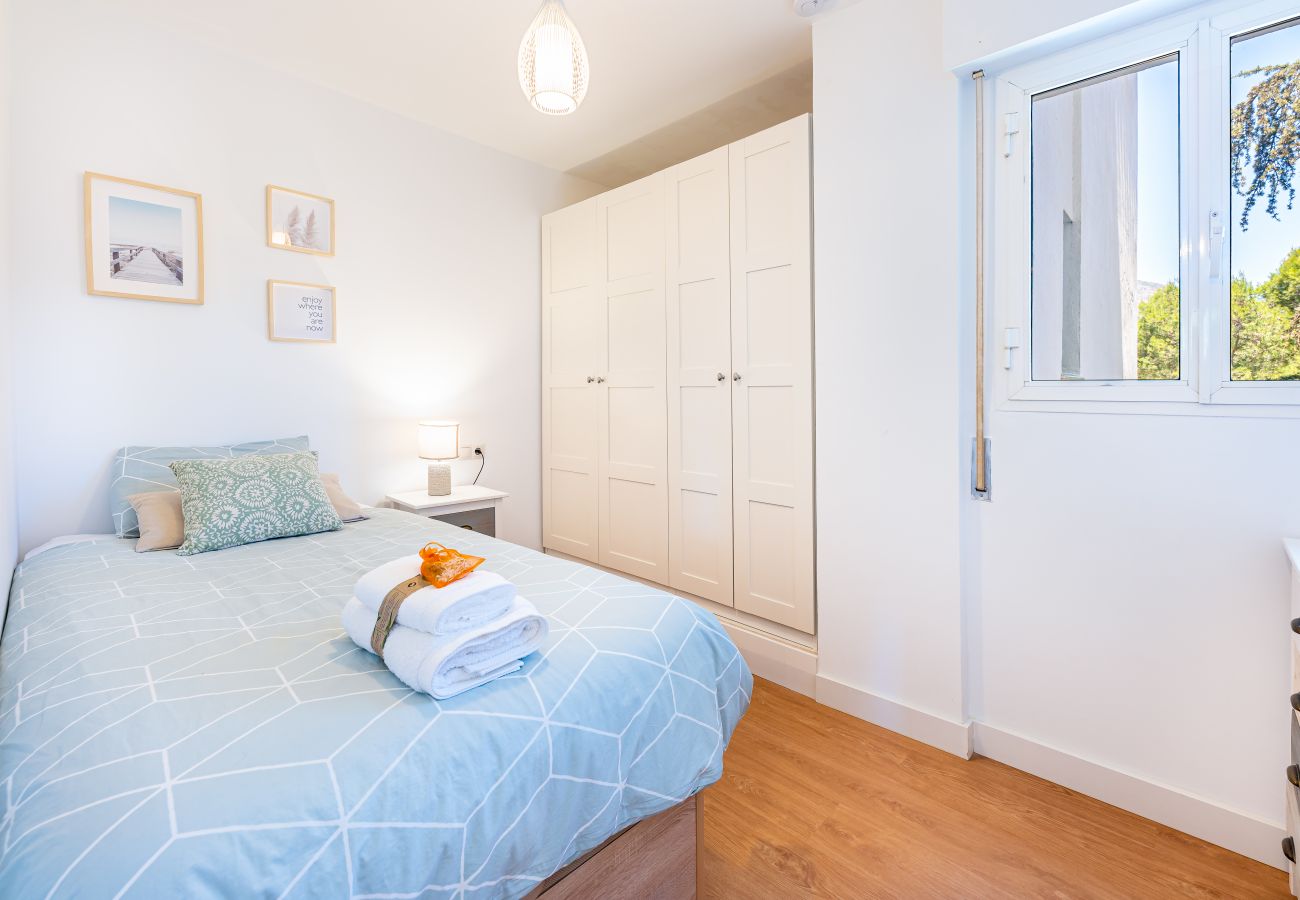 Apartamento en Benalmádena - Moderno piso para 4 cerca de la playa 
