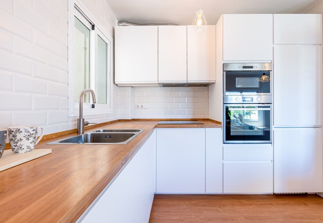 Apartamento en Benalmádena - Moderno piso para 4 cerca de la playa 