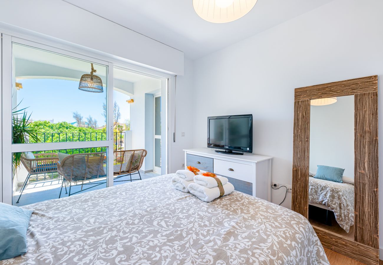 Apartamento en Benalmádena - Moderno piso para 4 cerca de la playa 
