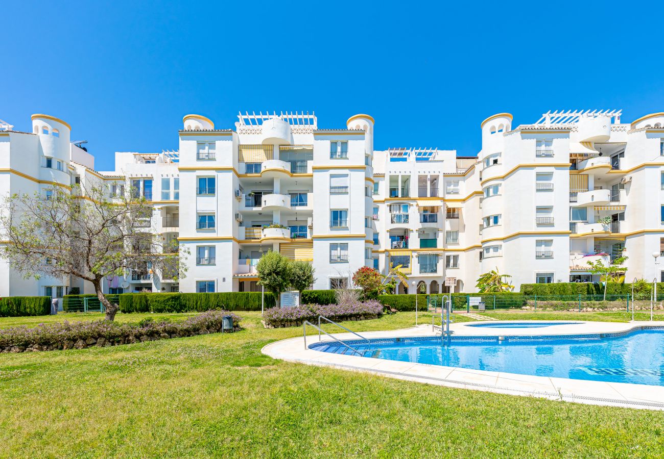 Apartamento en Benalmádena - Moderno piso para 4 cerca de la playa 