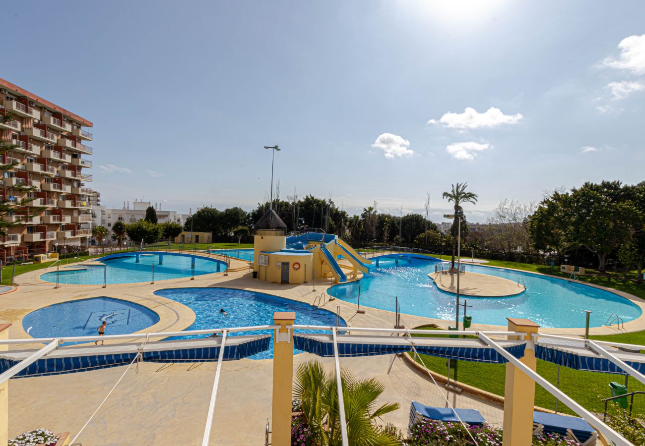 Apartamento en Benalmádena - Apartamento en Minerva con terraza y piscinas 