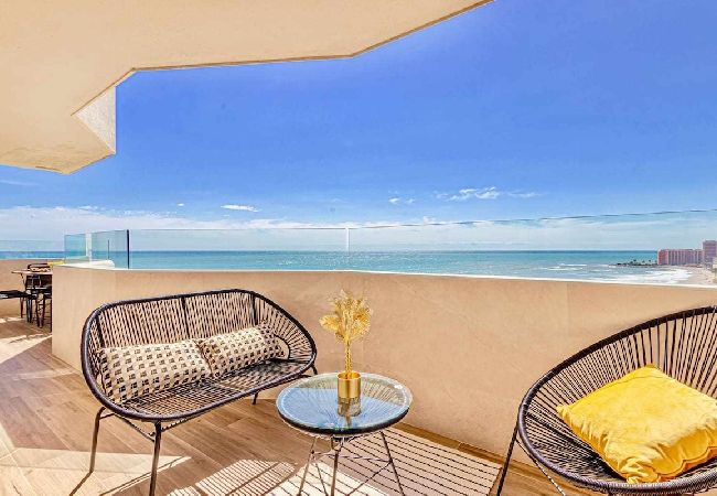 Apartamento en Benalmádena - Benalbeach- Moderno piso para 5 con vistas al mar 